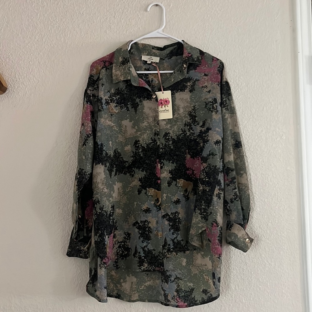 The Samantha Print Collard a button up top
